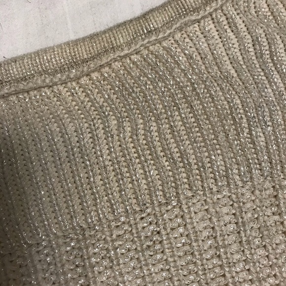 🦋2/$15🦋 Slightly Cropped Cream Sweater - Picture 2 of 2